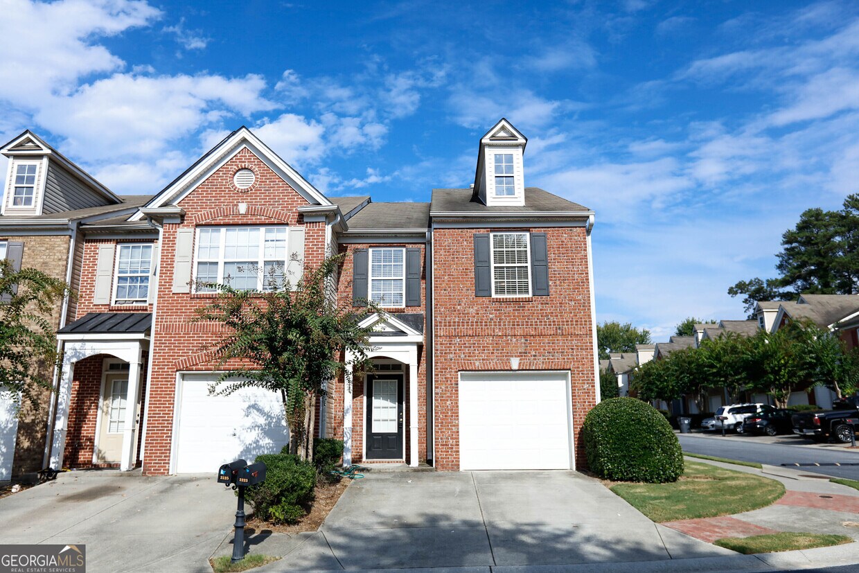 Primary Photo - 2223 Dandridge Dr