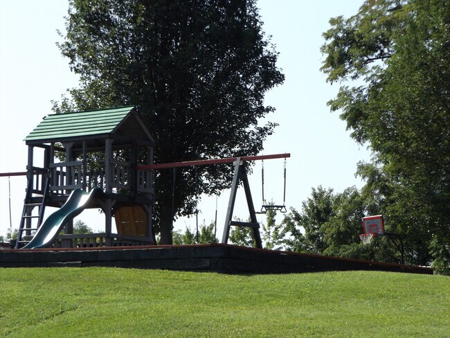 Patio de juegos - Deer Run Apartments