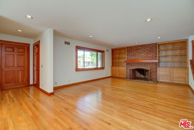 Building Photo - 2588 Midvale Ave
