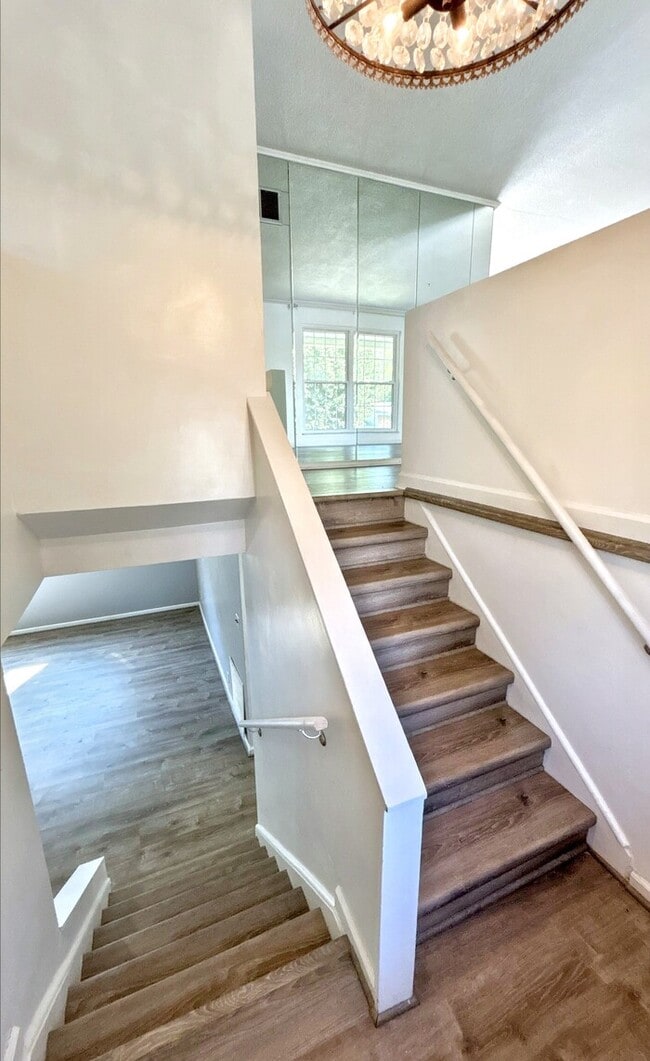 Building Photo - 1278 Roth Hill Dr