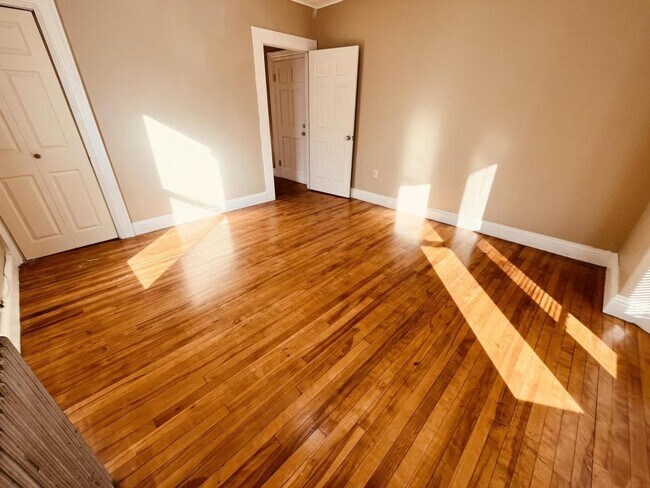 Foto del edificio - 57 Cook St. Apt. 2