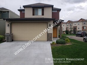 Building Photo - 614 S Grey Pine Ln