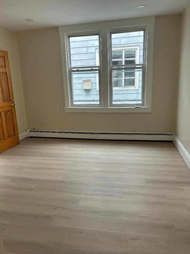 Building Photo - 336 Danforth Ave