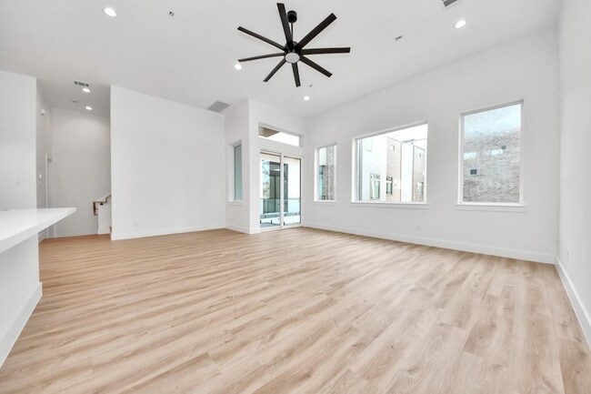 Photo - 3409 Hutchins St House