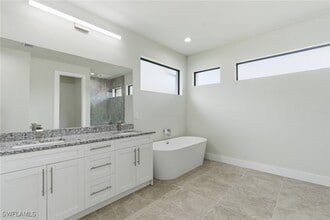 Building Photo - 2338 NW 33rd Pl