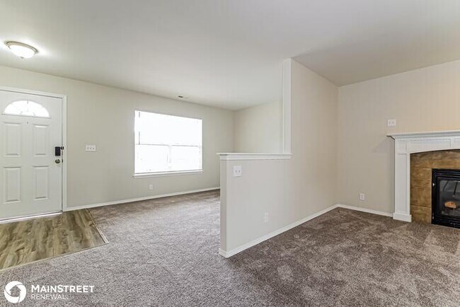 Foto del edificio - 109 SILVERNAIL ST NE, ORTING, WA 98360