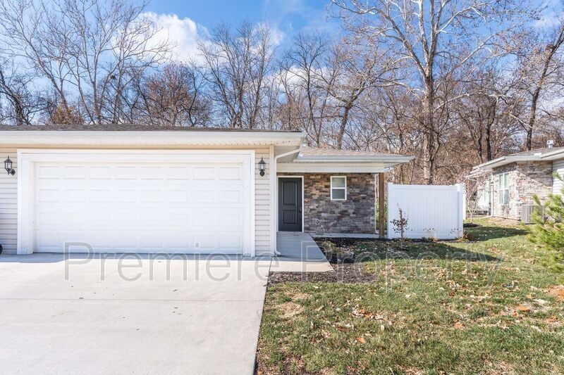 406 N Clayview Dr, Liberty, MO 64068 Townhome Rentals in Liberty MO