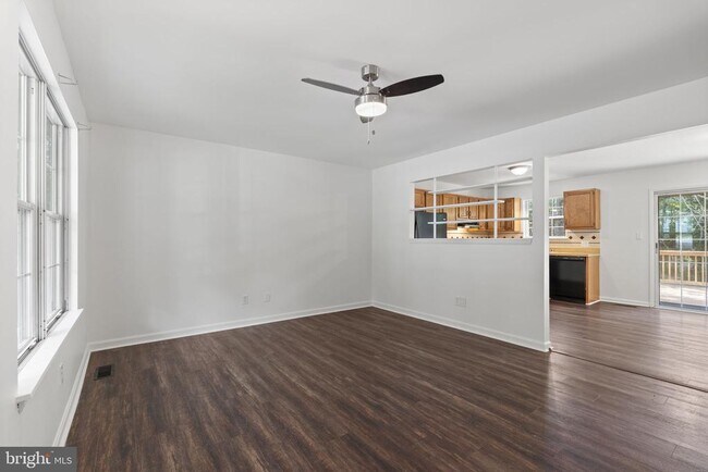 Building Photo - 11204 Sitting Bull Cir