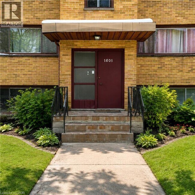 Building Photo - 1801 Park Ave