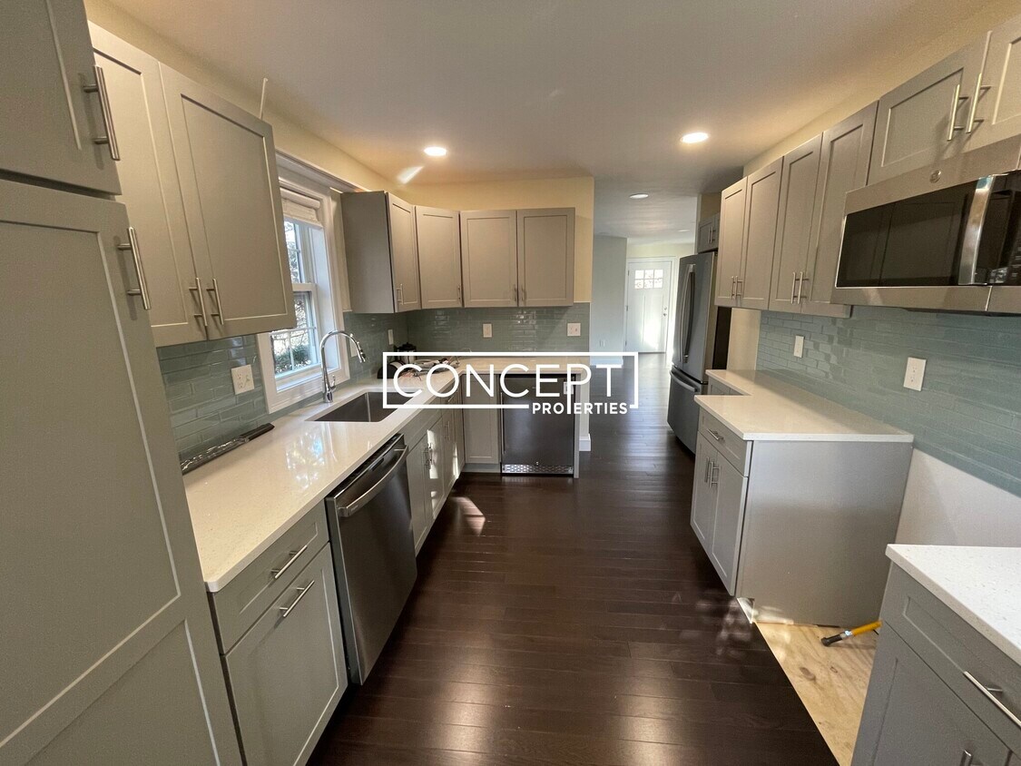 48 Caldwell Rd Unit 48R, Waltham, MA 02453 Condo for Rent in Waltham