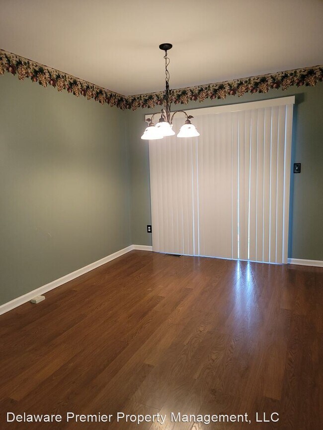 Building Photo - 302 Caribou Ln