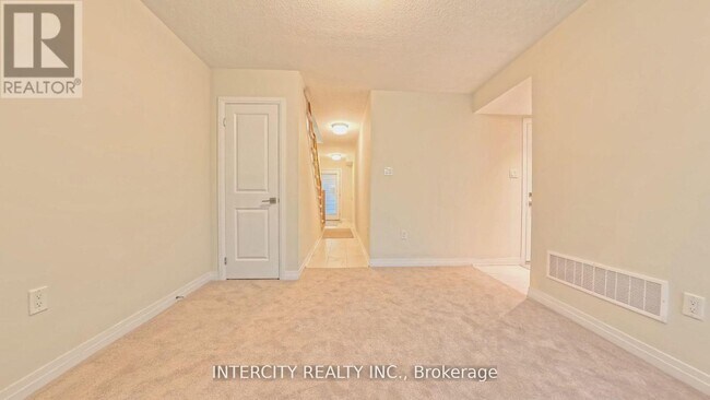 Photo du bâtiment - 76 Fieldridge Cres