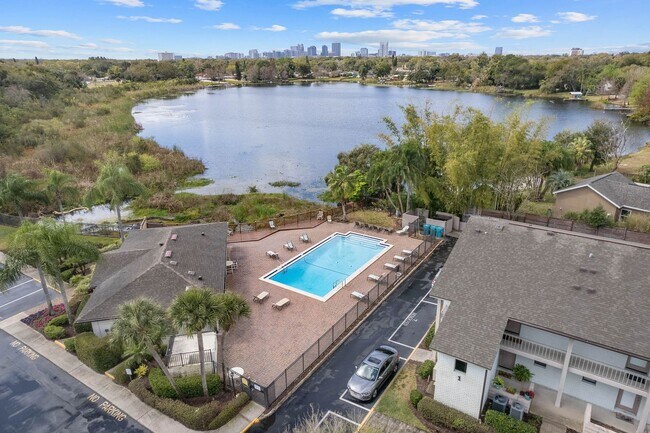 Foto del edificio - Audubon Park 2/2 Corner Unit Villa with La...