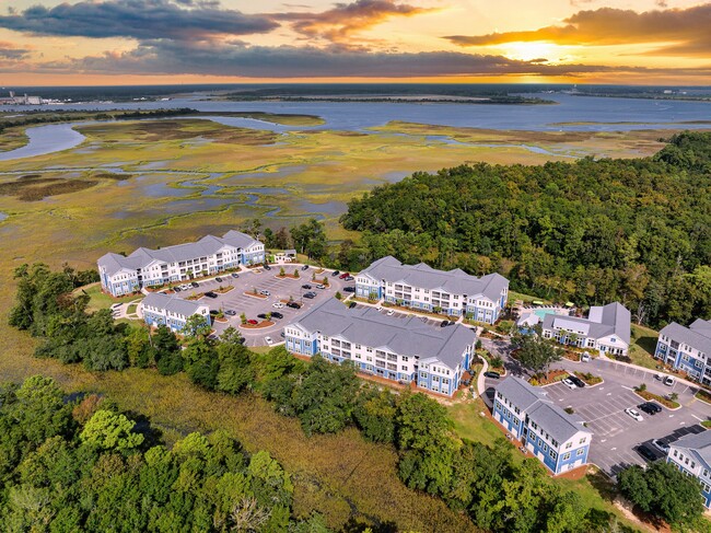 Building Photo - Overlook Point