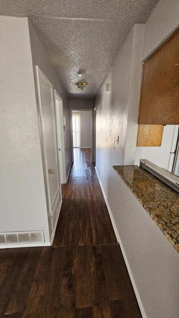 Foto del edificio - 4908 Brianhill Dr