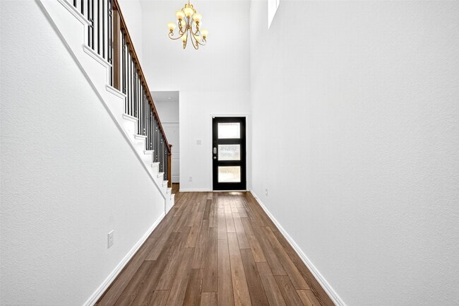 Foto del edificio - 29897 Dovetail Blf Ln