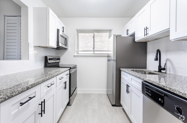 Interior Photo - Atlantic Pointe Apartments