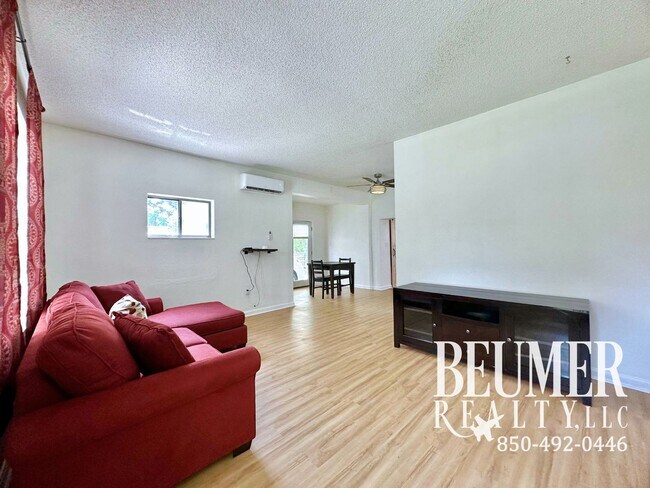 Foto del edificio - Charming Updated 2br/1ba Mid-Century Cottage