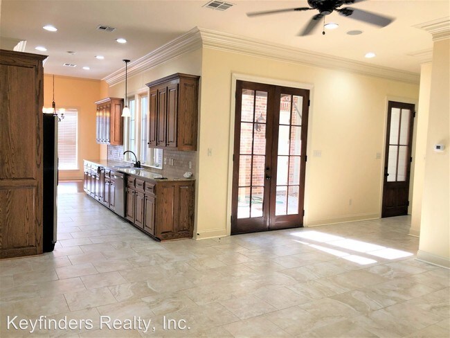 Building Photo - 3 br, 3 bath House - 2437 FIERO ST.