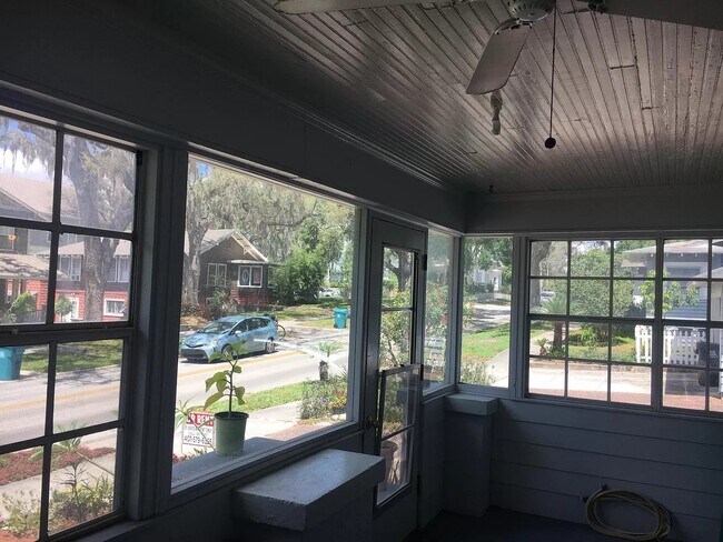 Inside entry way - 611 Hillcrest St Apartments