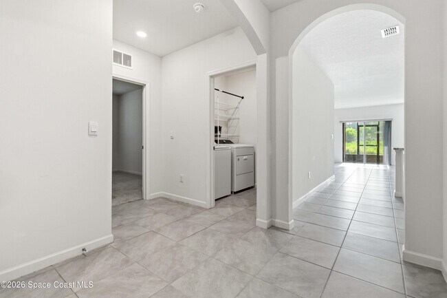 Building Photo - 939 Remington Green Dr SE