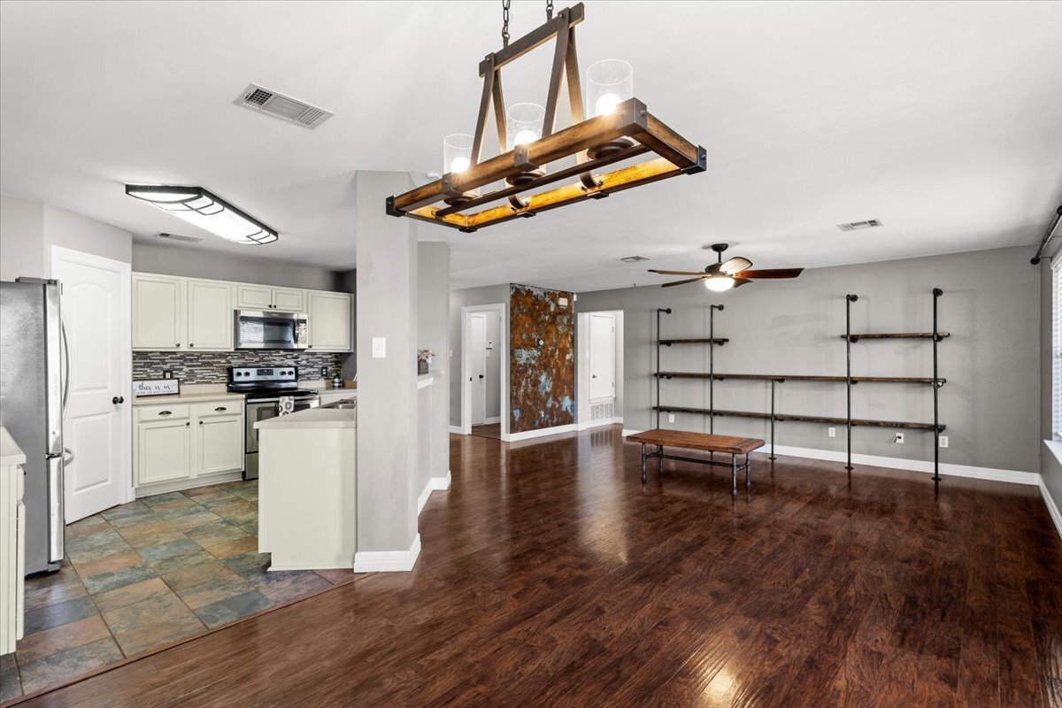 Foto principal - 208 Rock Hound Ln