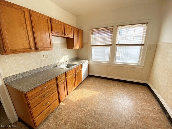 Building Photo - 3351 Desota Ave