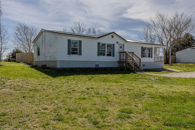 Building Photo - 3 Bedroom, 2 Bath Home for rent in the cou...