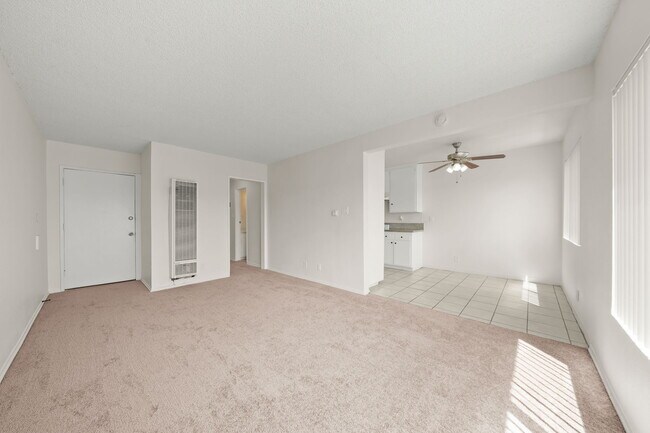 Foto del edificio - 3612 W. 102nd St.