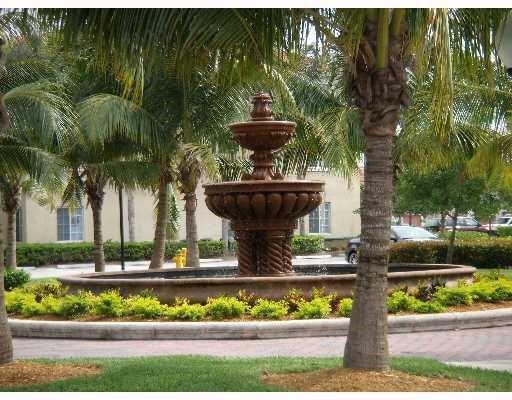Foto del edificio - 2556 Centergate Dr