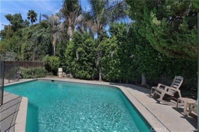 Foto del edificio - 22335 Kittridge St