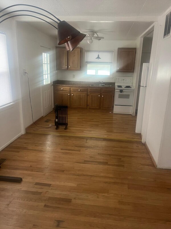 Foto del edificio - 1610 Garwood Dr