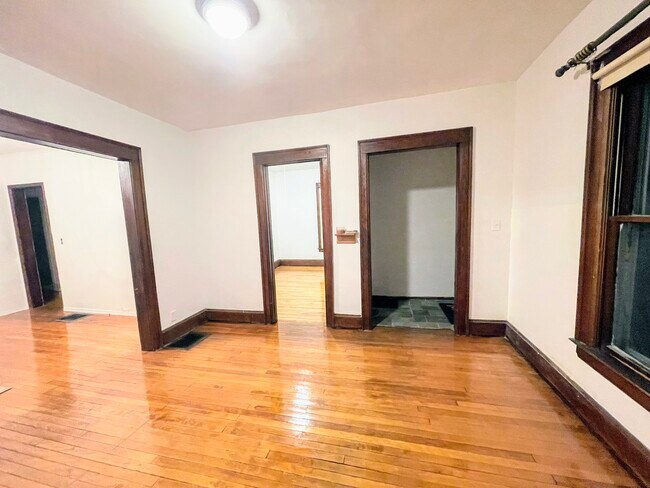 Foto del edificio - 505 Bryant Ave