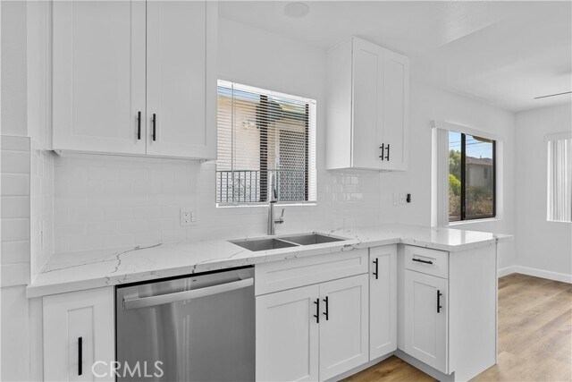 Foto del edificio - 1184 W 23rd St