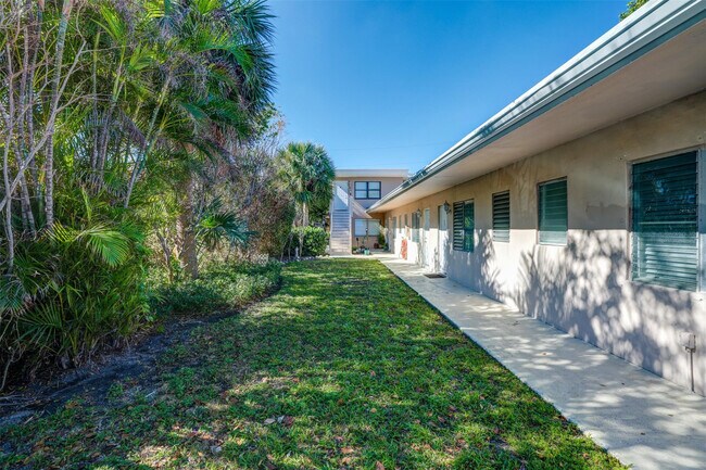 Foto del edificio - 4609 Bougainvilla Dr