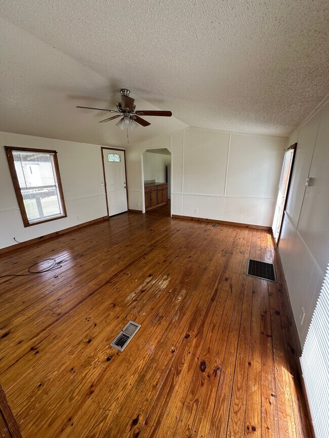 Foto del edificio - 10017 Wrangler Wy