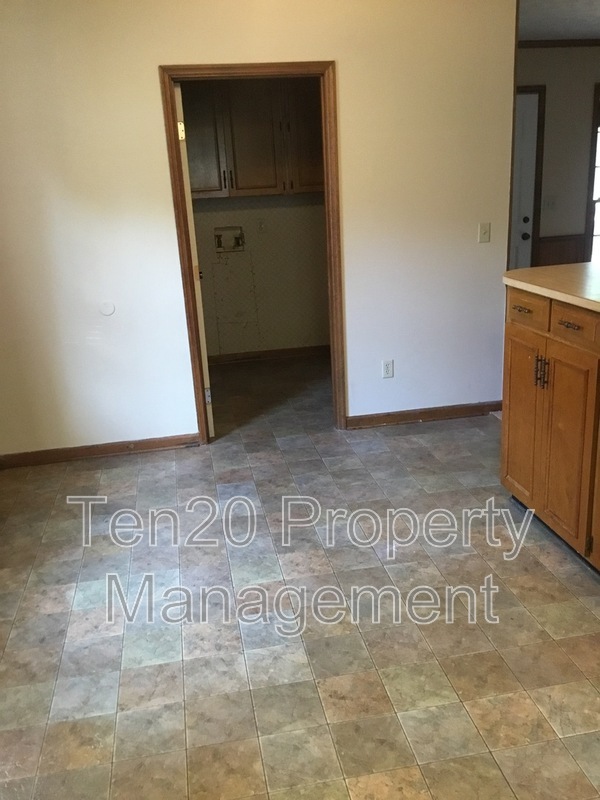 Building Photo - 4822 Sequoia Dr