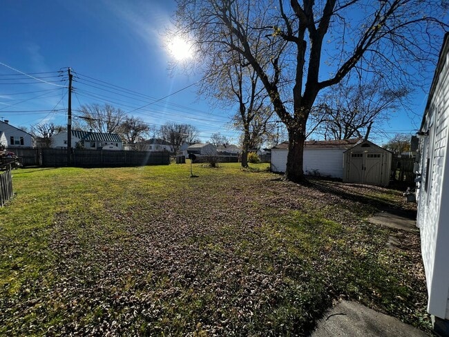 Building Photo - Nice 2 Bedroom / 1 Bathroom Home