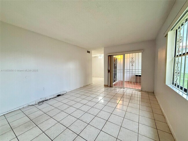 Foto del edificio - 14833 SW 80th St