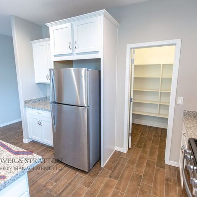 Building Photo - 10978 W Melvin St - 3 BR, 2 BA -