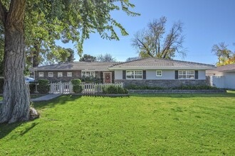 Building Photo - 3841 E Elm St