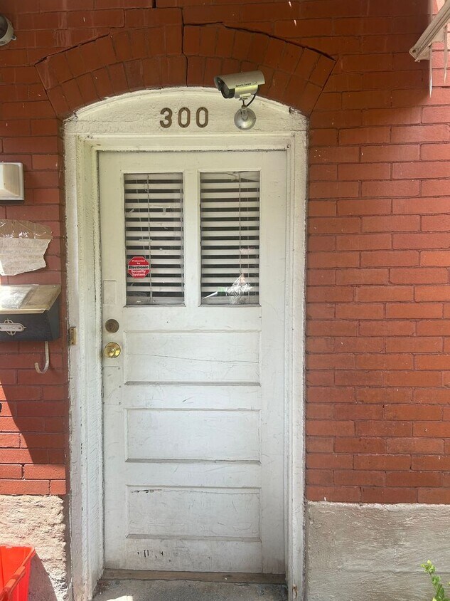 Foto del edificio - 300 S Atherton St