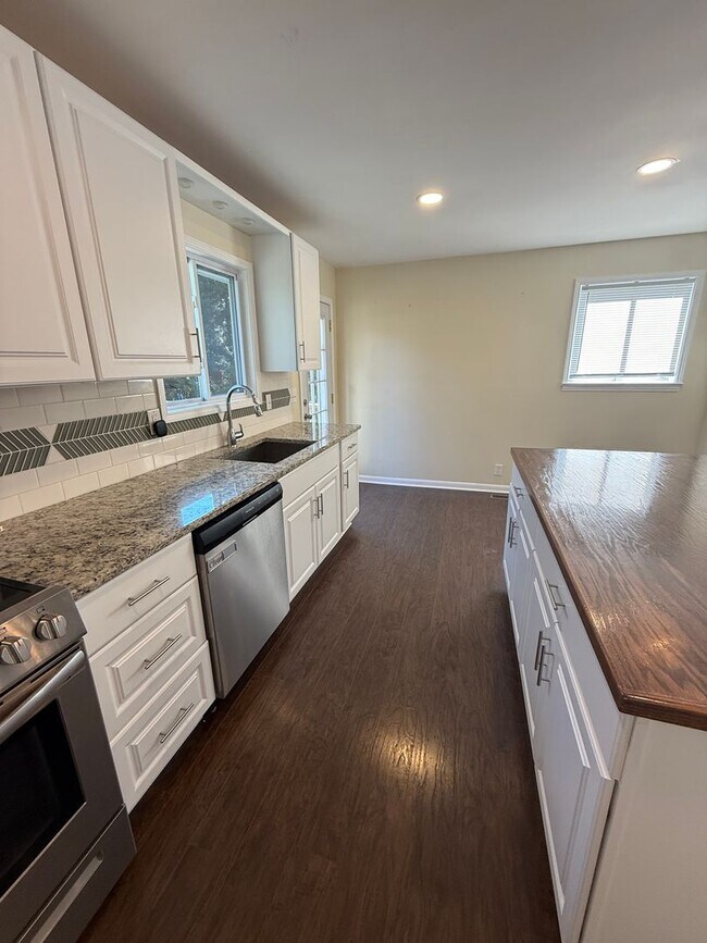 Building Photo - 4 Bedroom home in Ringgold