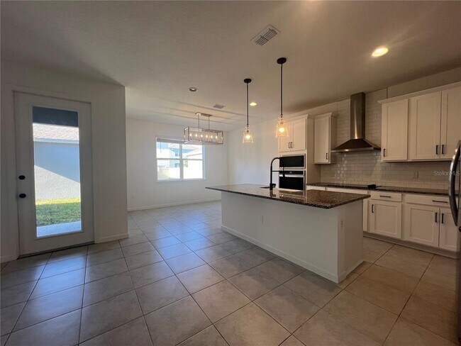 Foto del edificio - 5304 Lake Virginia St