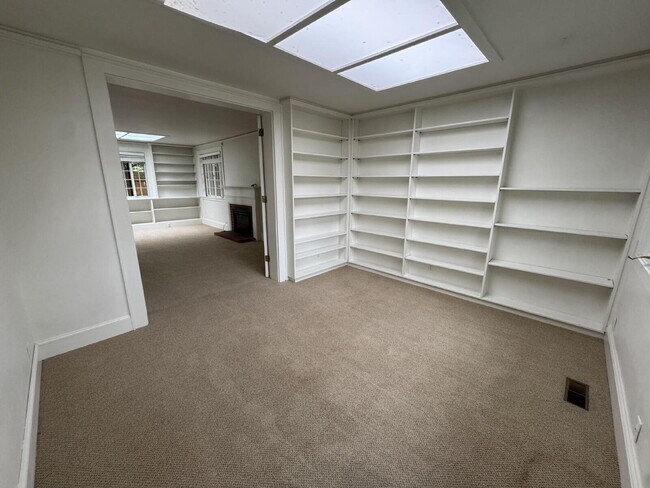 Foto del edificio - Spacious 2bed Plus Office, Single-level in Waverly Heights