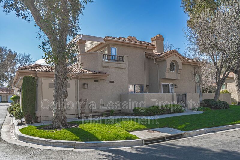 Primary Photo - 23926 Arroyo Park Dr