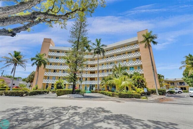 Foto del edificio - 2400 NE 9th St