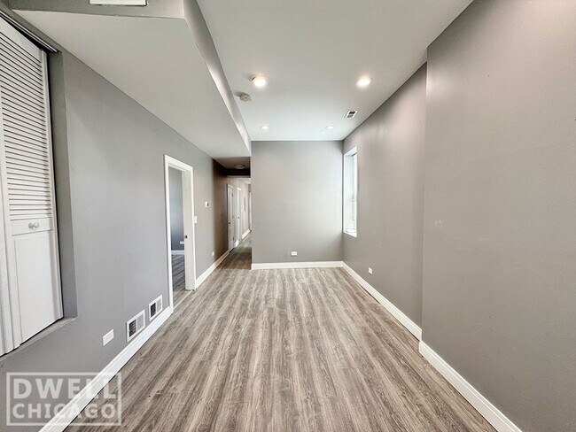 Foto del edificio - 1745 N Spaulding Ave