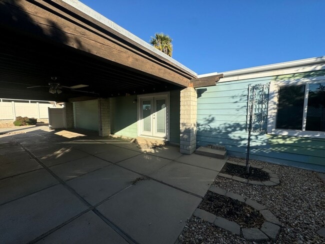 Building Photo - AVAILABLE NOW!!! 2 Bed / 2 Bath Home in Pa...