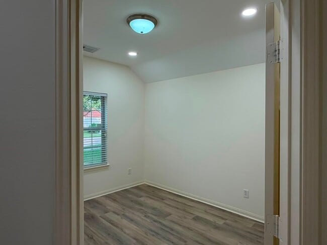 Foto del edificio - 7922 Thorncroft Manor Ln